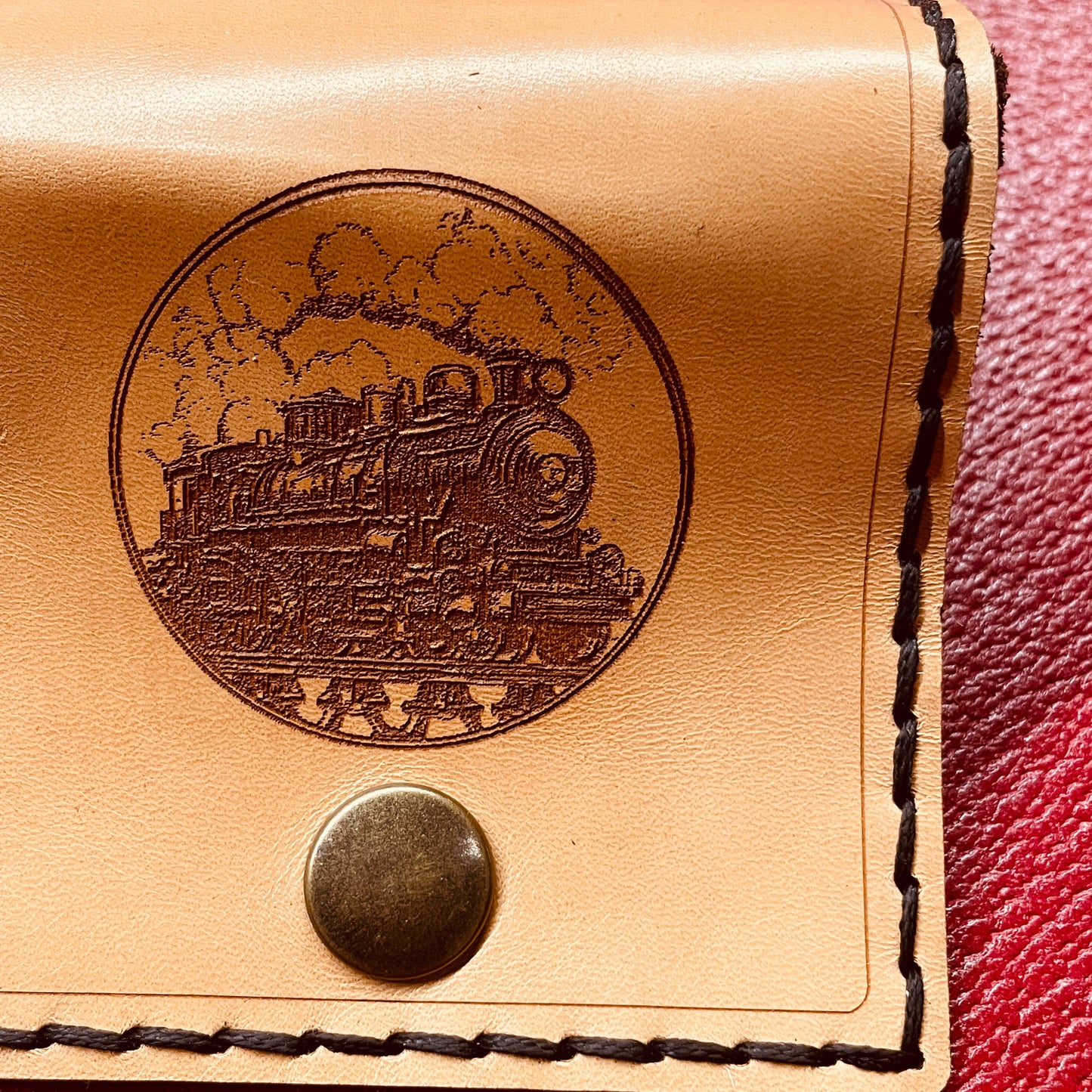 Porte-monnaie en cuir artisanal Steampunk avec locomotive, idée cadeau unisexe, excellent comme organisateur de poches et de tabac